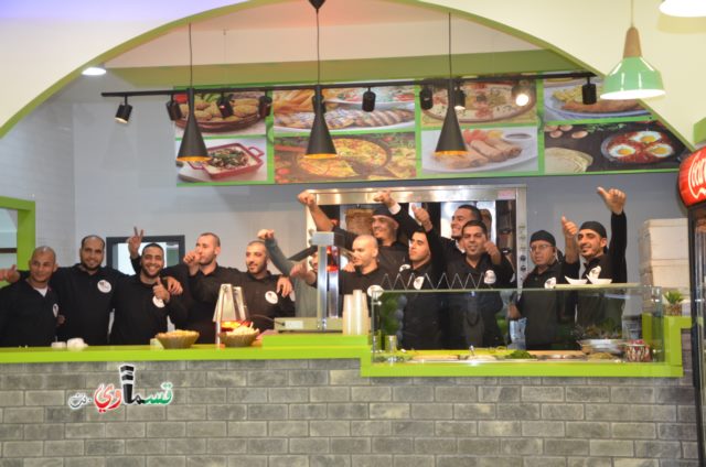 فيديو: الطعم الأصلي وصل ..والرئيس عادل بدير يشارك في افتتاح مأكولات شوارما  قيسم  وبمشاركة واسعة من الأهالي
